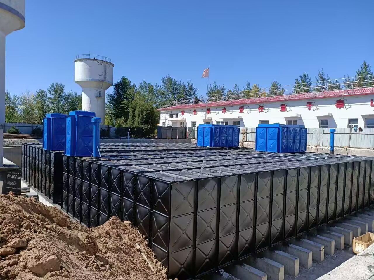 Na jakým problémům by se měla věnovat pozornost při svařování vodních nádrží BDF?